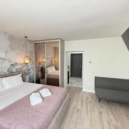 Luxury Studios # Aparthotel Brasov 3* Braşov